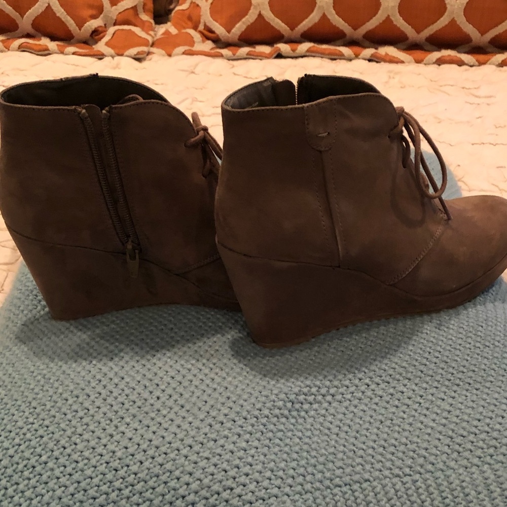 Size 8.5 Merona wedge